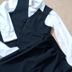 Van Heusen 3 piece set. Black